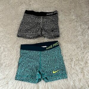 Pattern Nike Pros! Size Small. Like New